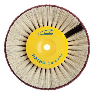 Brosse avec disques intercalés, soie de Tchong King et ScotchBrit, pour résine. Phase polissage. Hatho